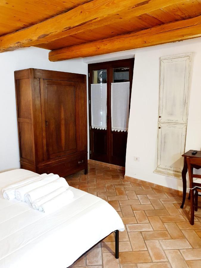 "Affittacamere Al Castello" Tavullia Bagian luar foto