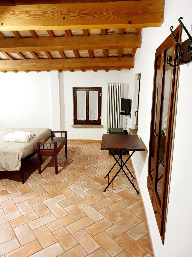 "Affittacamere Al Castello" Tavullia Bagian luar foto